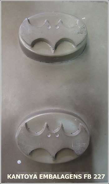 SABONETE OVAL COM SÍMBOLO BATMAN – FB 227