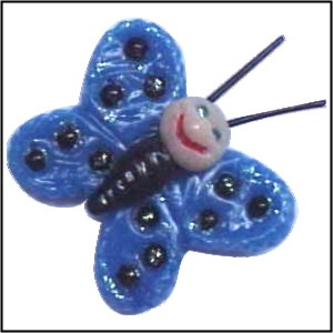 B78- 0437 – Borboleta c/bolinha – 3cm x 4cm(24)