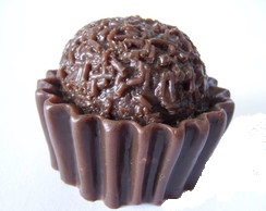 BRIGADEIRO COM FORMA